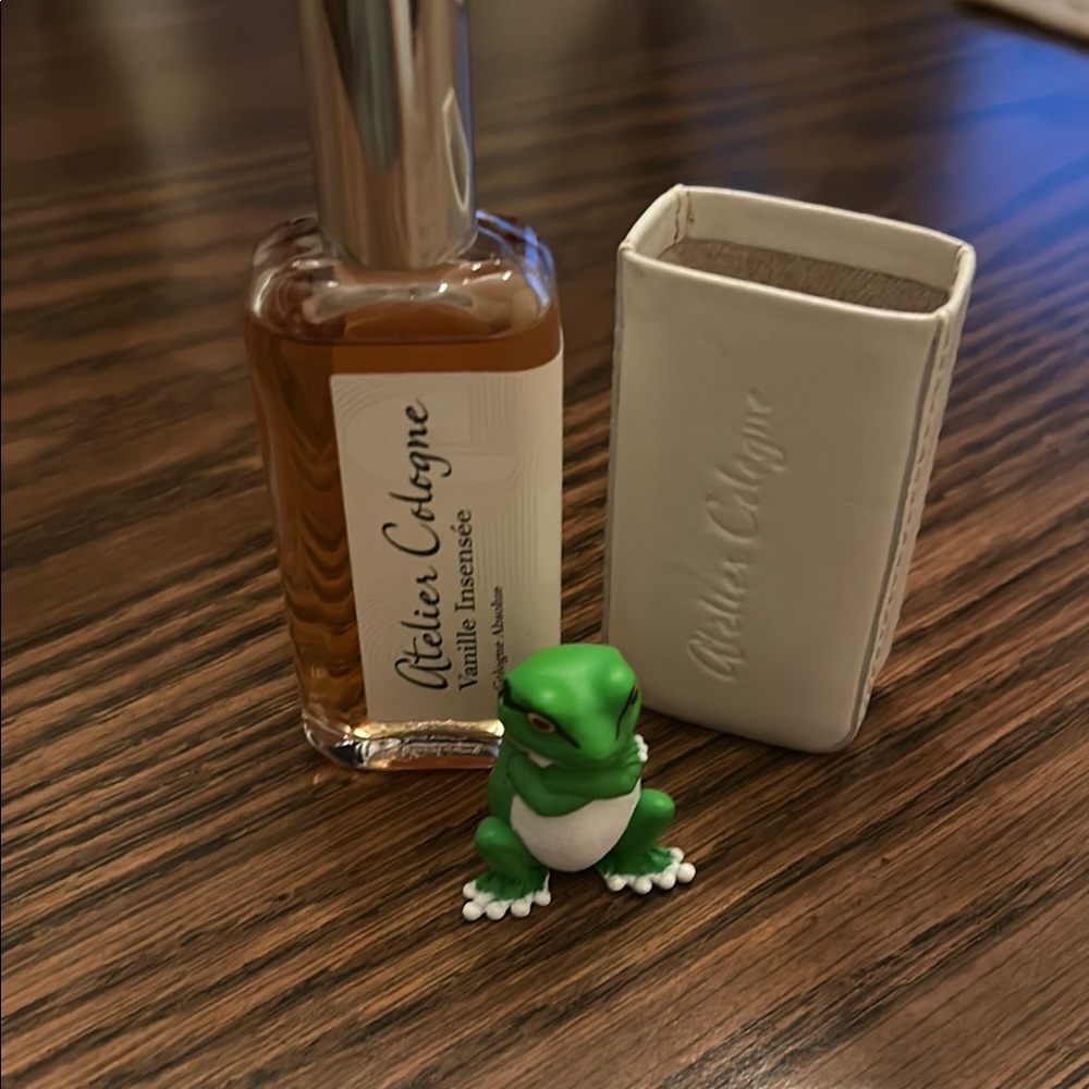 Atelier Cologne Vanille and pouting Reptile Figurine with Case